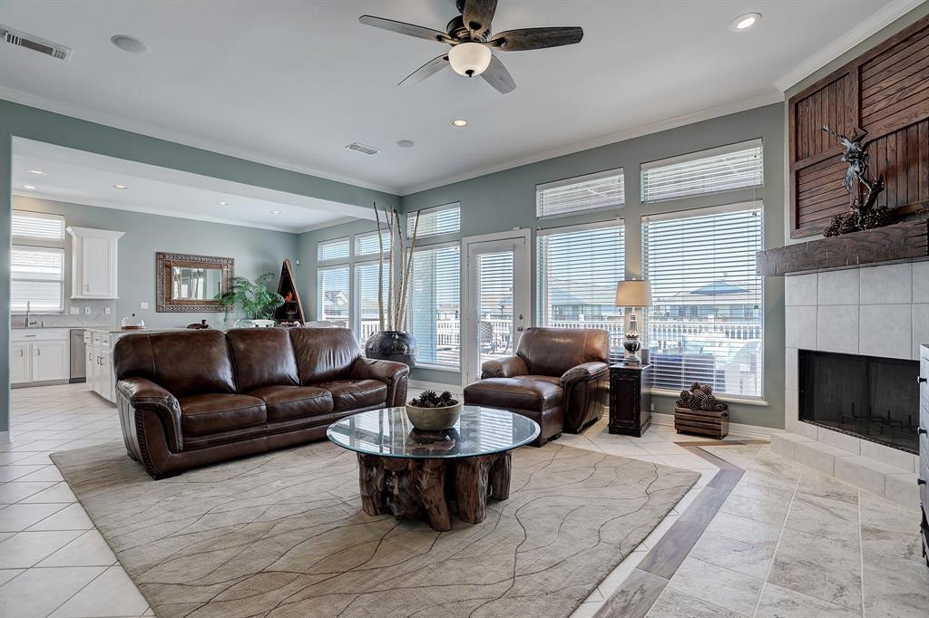 family room off of kitchen