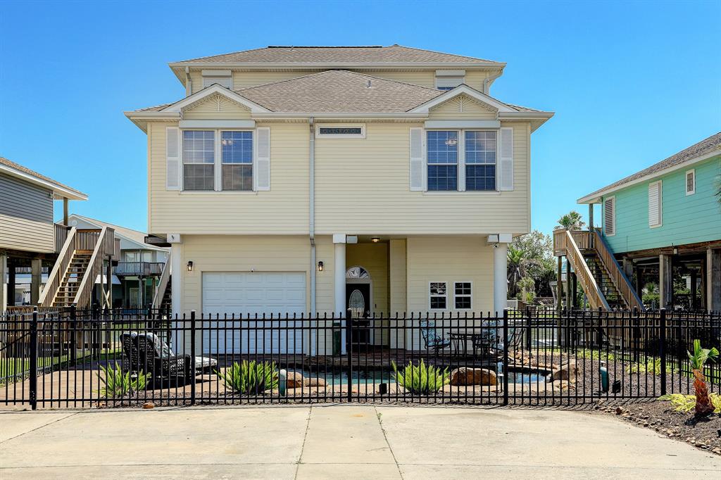 street view of home with private pool/chilling system