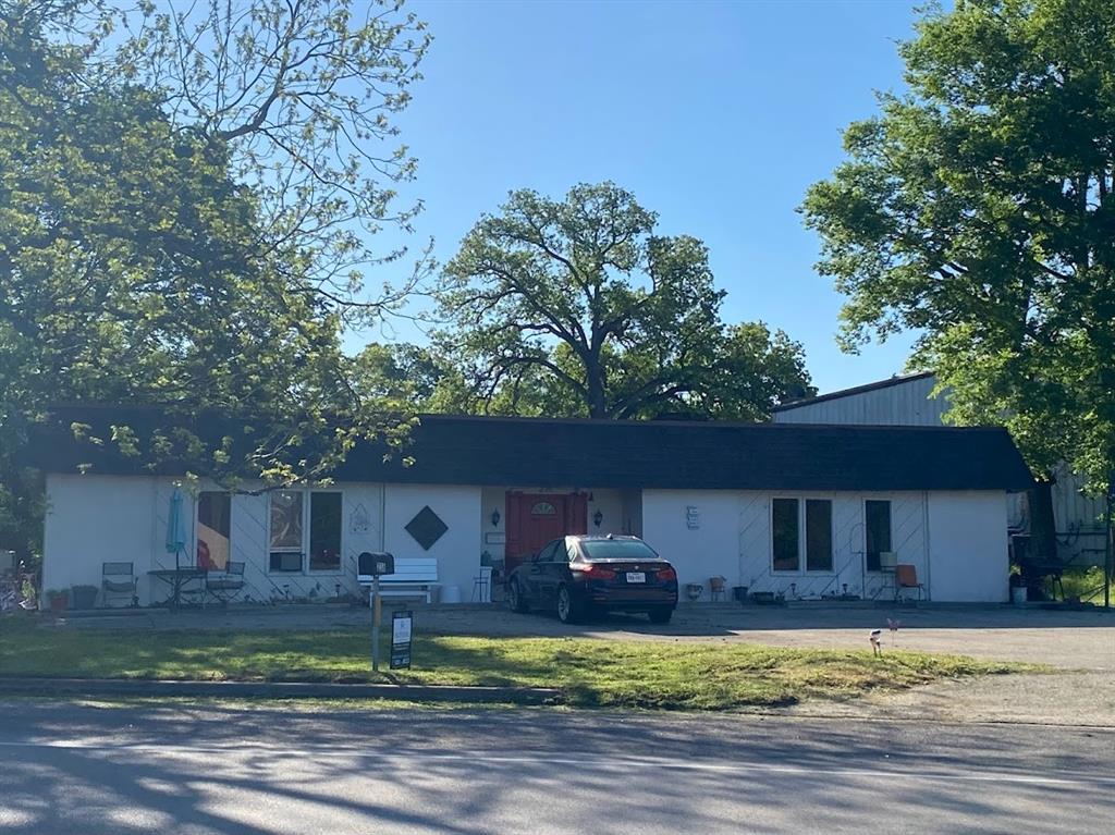 236 E Loop 255, Teague 236 E Loop 255 Teague Texas 75860, 74