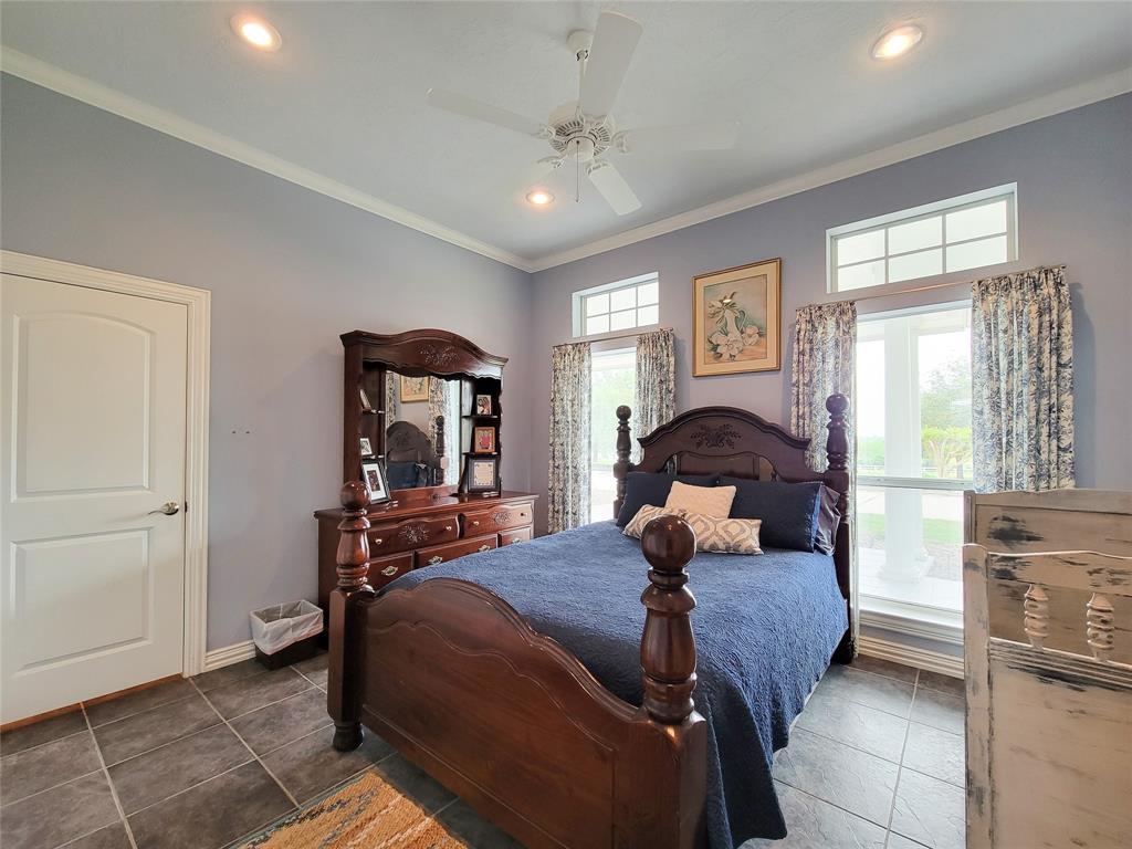 939 Old Nelsonville Road, Bellville, TX 77418