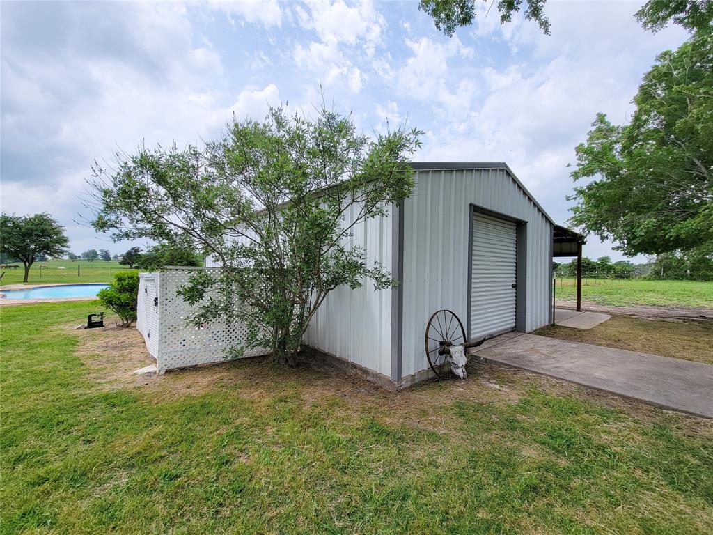 939 Old Nelsonville Road, Bellville, TX 77418