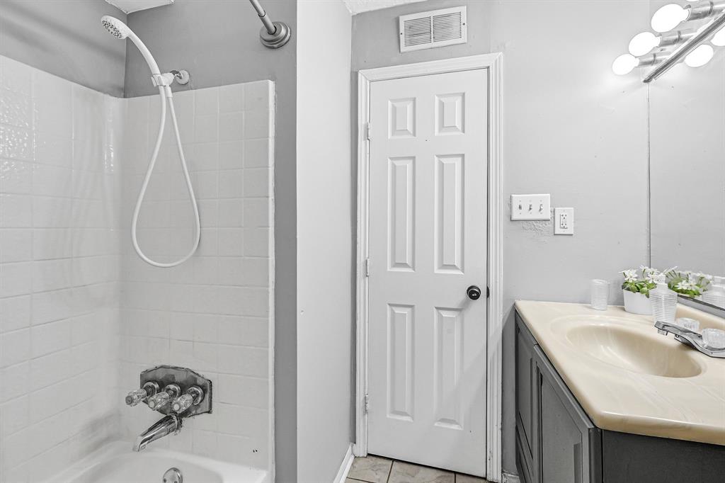 Photo #12: 55992989 Listing 