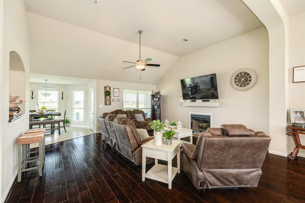 Engineered wood floor in all main living areas