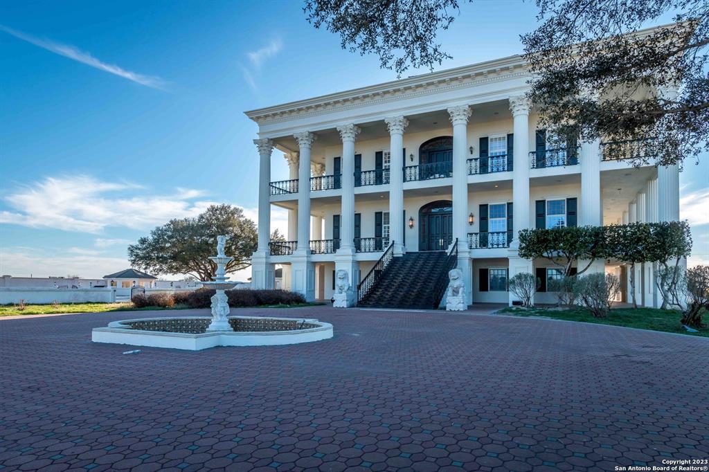 2470 US181 S, Karnes City, TX 78118