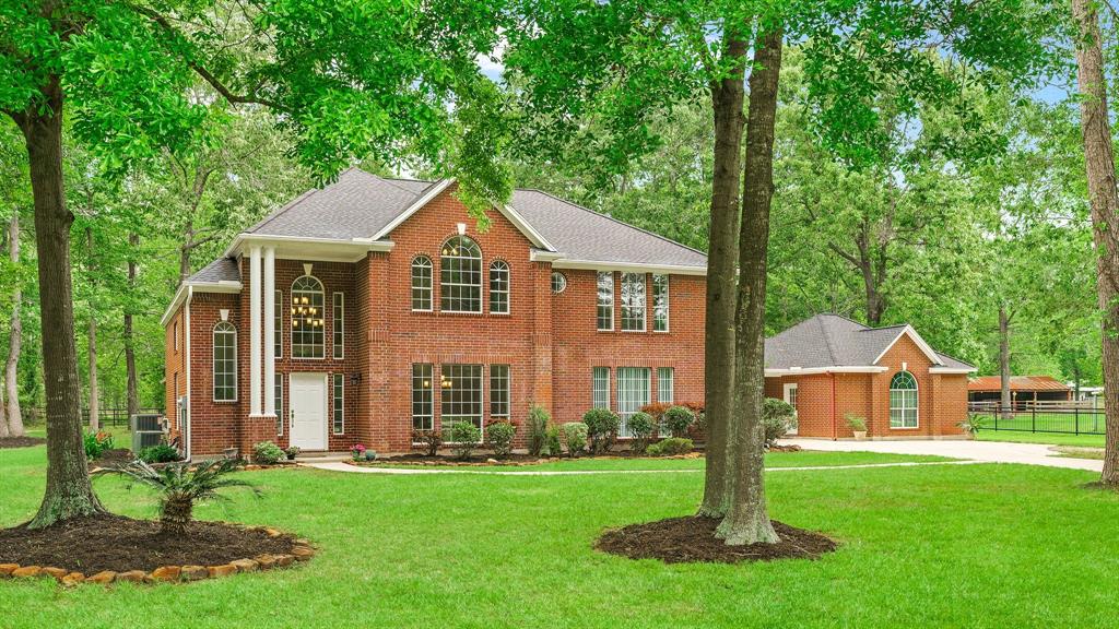 927 Valley Commons Drive, Houston, TX 77336
