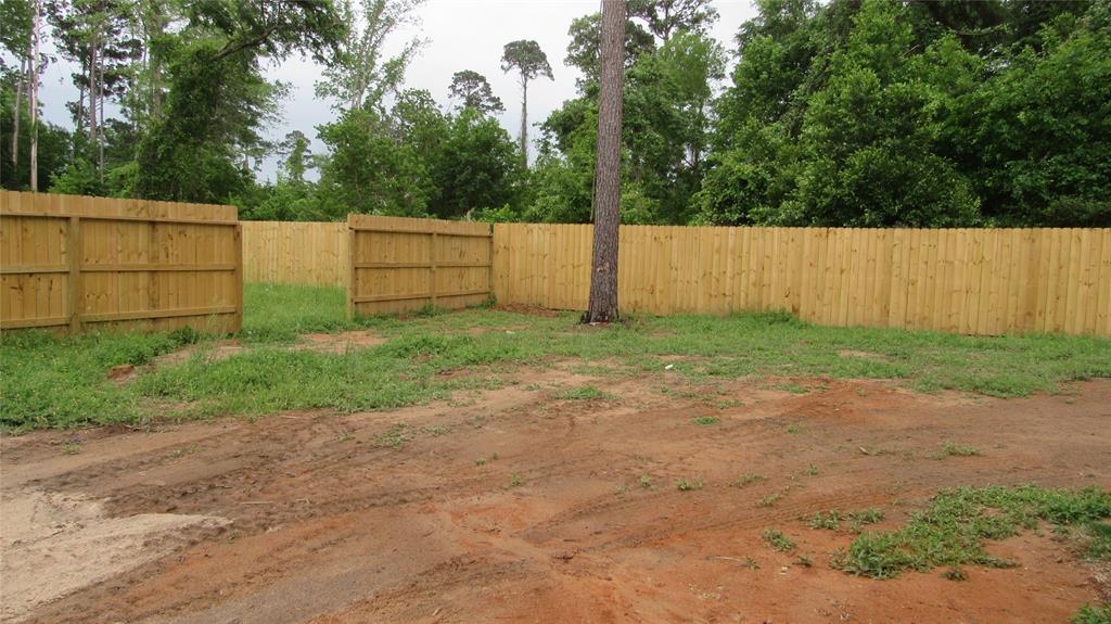 fully fenced back yard