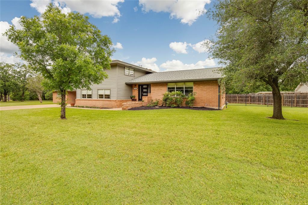 1201 Winding Road, College Station, TX 77840
