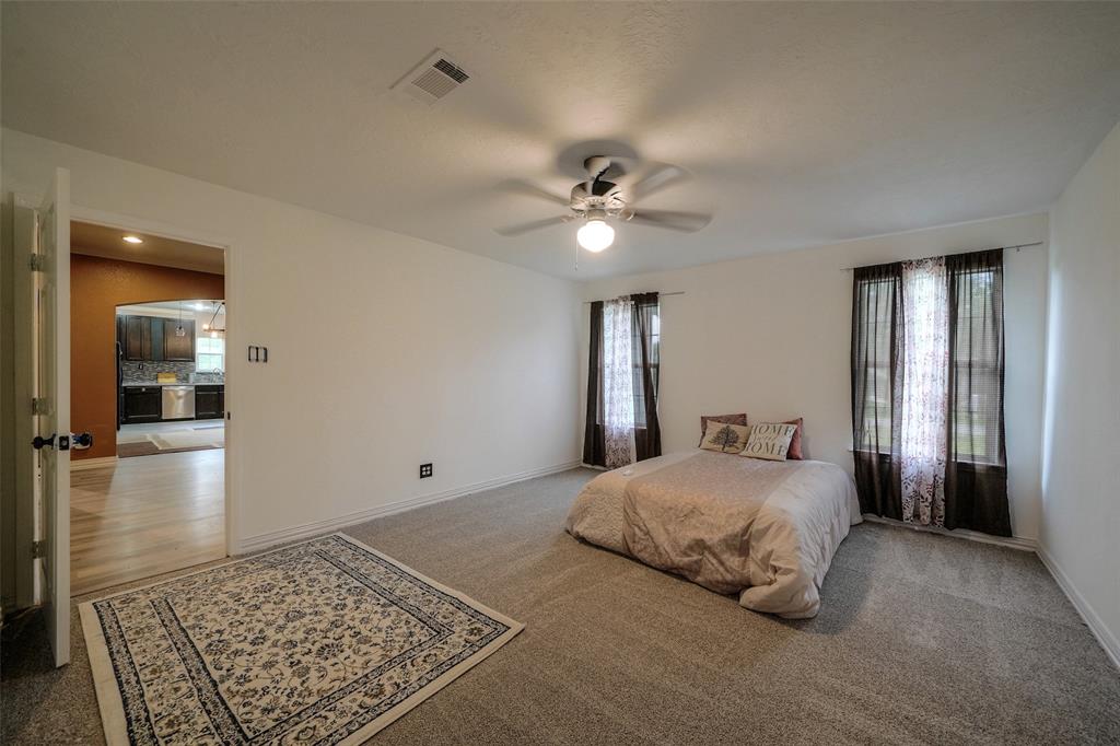 13564 Pinewood Village Dr, Conroe, TX 77302