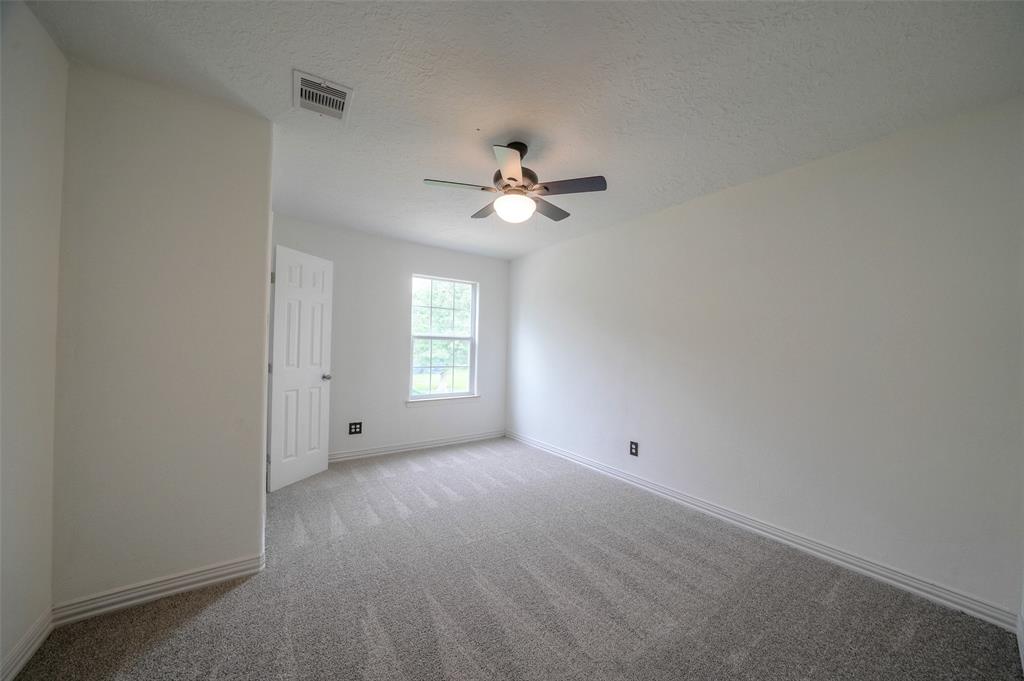 13564 Pinewood Village Dr, Conroe, TX 77302