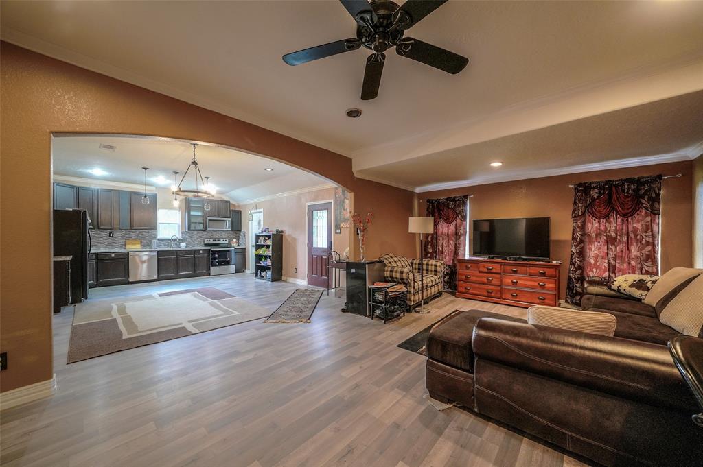 13564 Pinewood Village Dr, Conroe, TX 77302