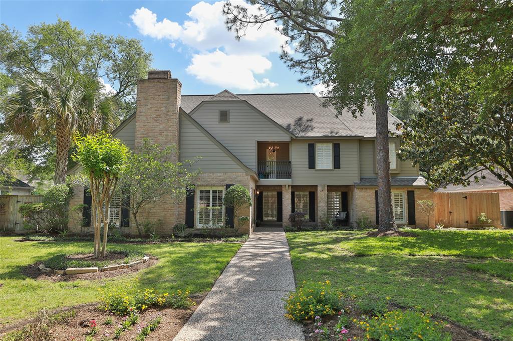 Photo for MLS Id 33740791 located at 15839 Fleetwood Oaks