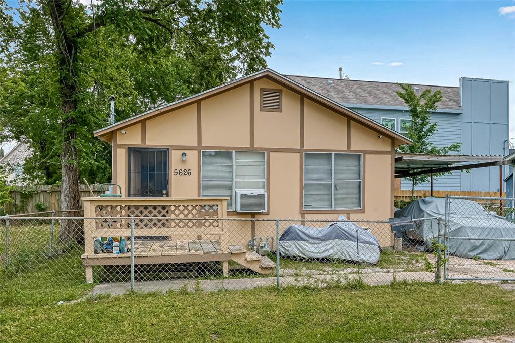 5634  Nichols Street Houston Texas 77020, 2