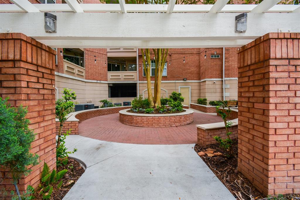 Photo #5: 81681590 Listing 