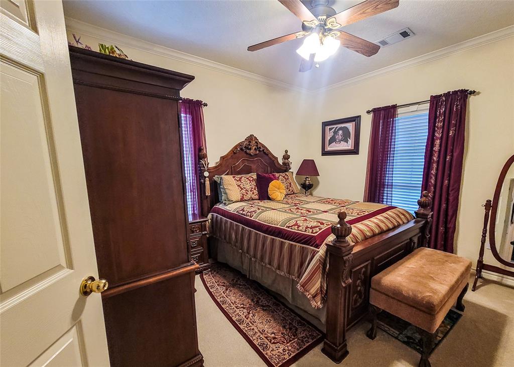 1of3 guest bedrooms