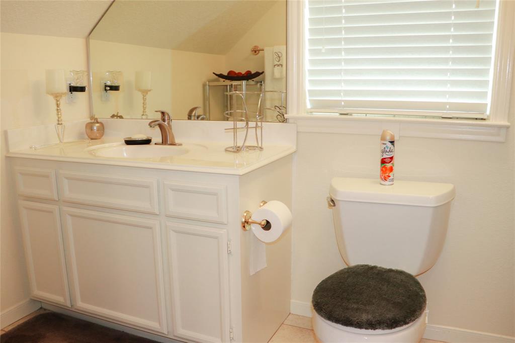 guess bathroom 1of 3 and a half