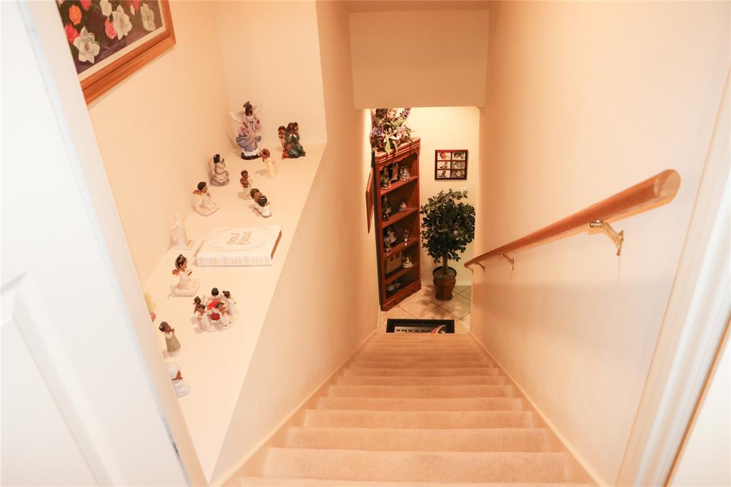 stairway to upstairs den