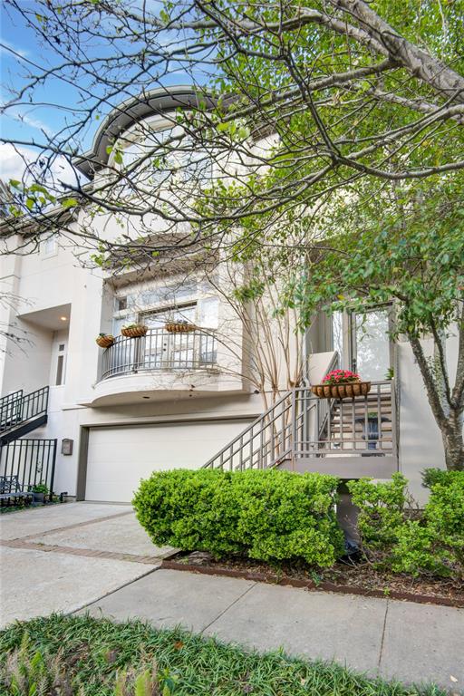 705 Chelsea Boulevard, Houston, TX 77006 - Property Listing at The Reyna Group