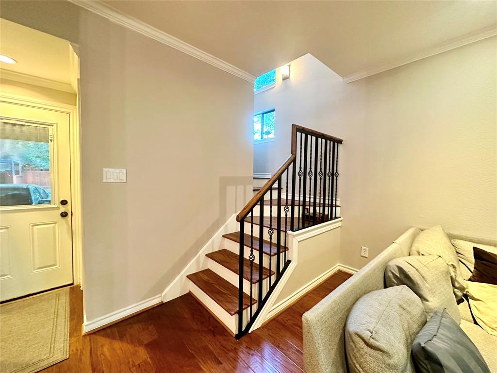 Photo #8: 23103371 Listing 