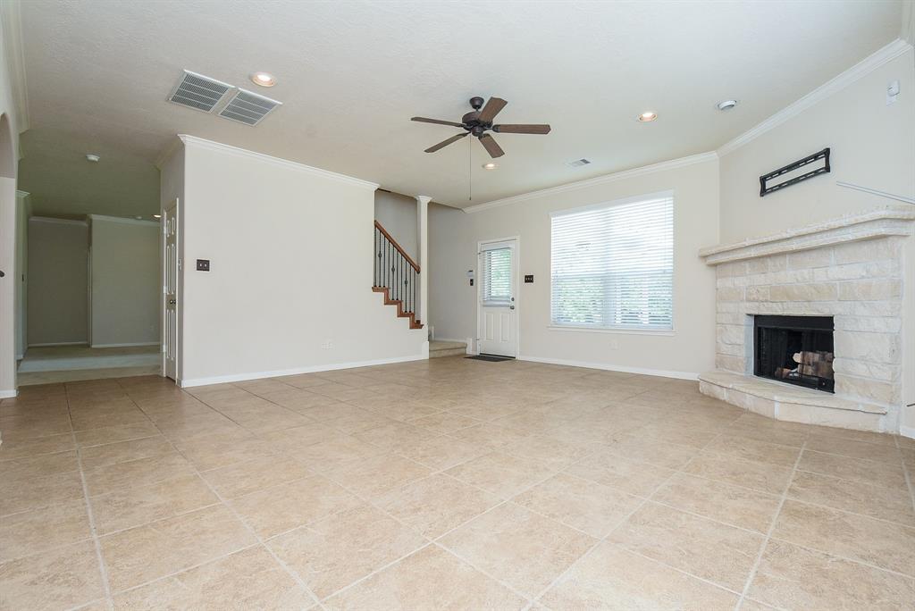 2147 Barton Woods Blvd, Conroe, TX 77301