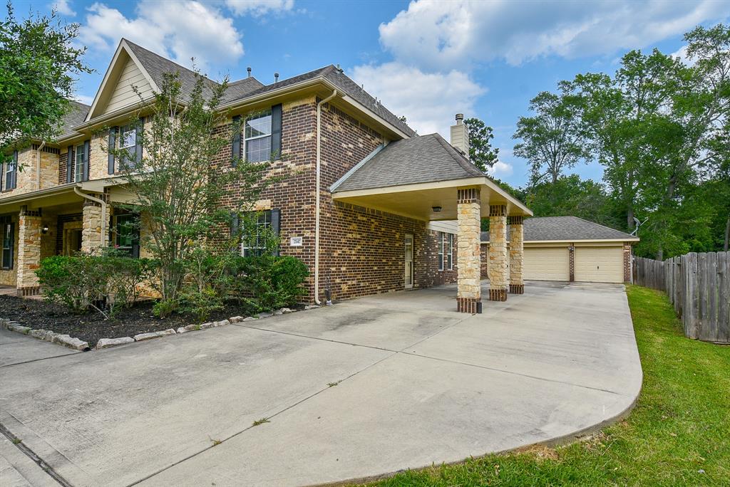 2147 Barton Woods Blvd, Conroe, TX 77301