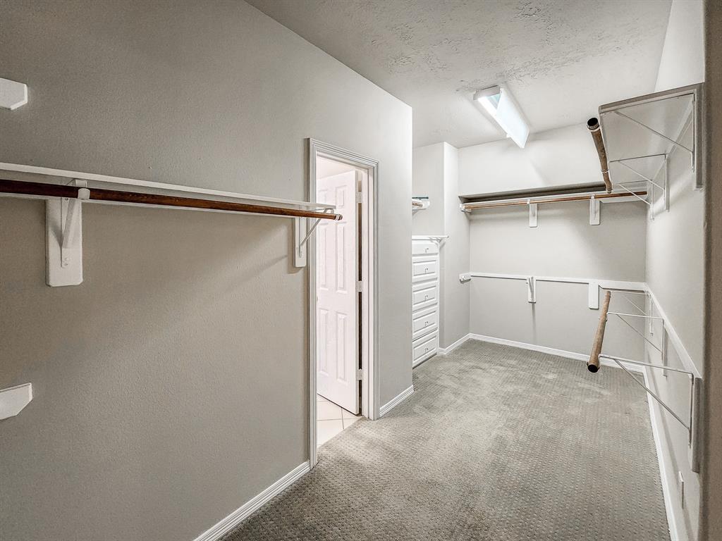 Photo #5: 49535939 Listing 