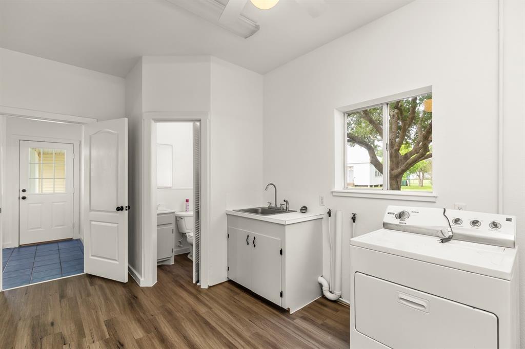 Laundry room/a second vanity bathroom
