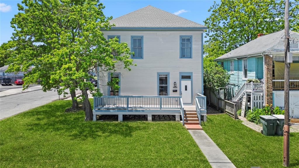 1625  39th Street Galveston Texas 77550, 33