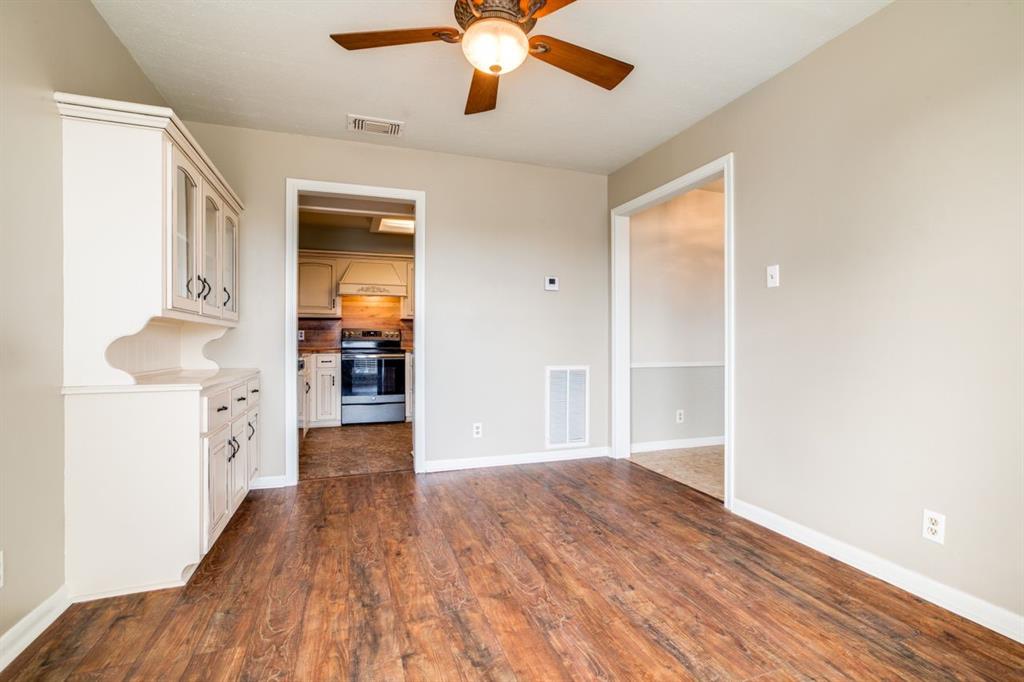 Dining Room to kitchen view