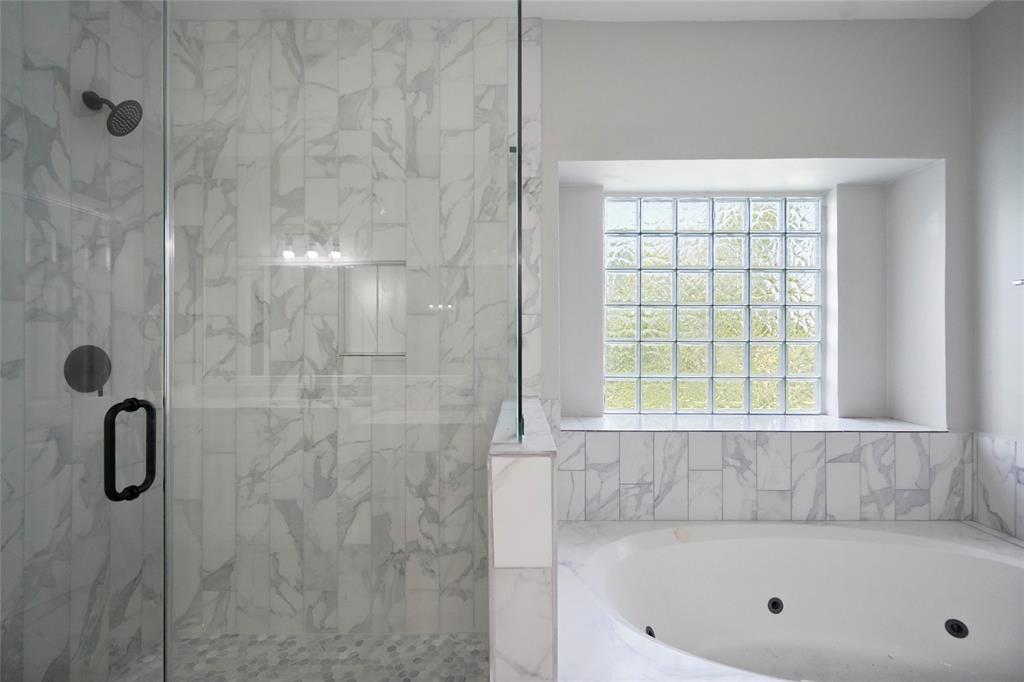 MARBLE WITH FRAME LESS SHOWER GLASS