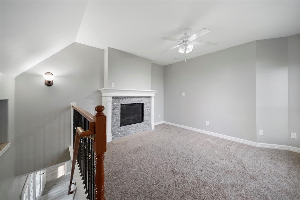PRIVATE ROOM ABOVE MASTER BEDROOM