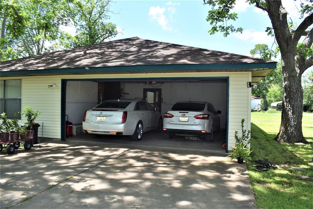 You can always tell a very neat person! They can actually park in the garage!