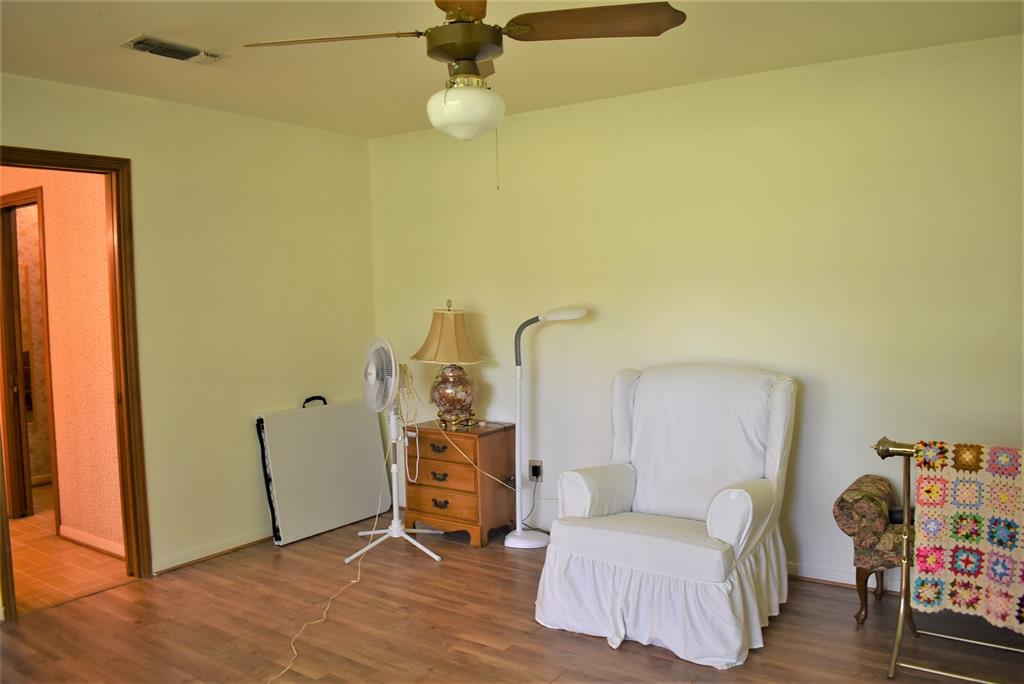 This primary bedroom measures approximately 16x14!