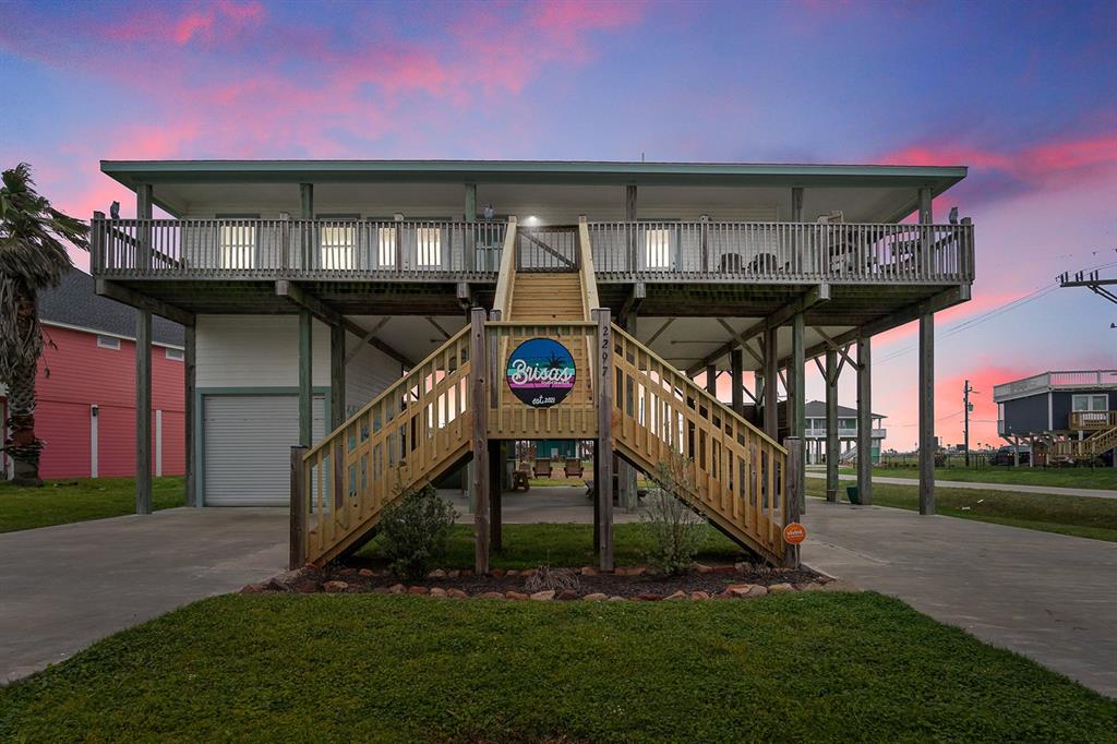 2297 Martinique Crystal Beach, TX 77650