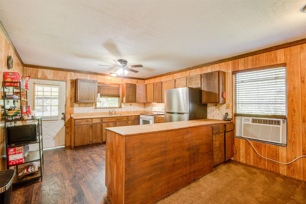 House 1 - dining area