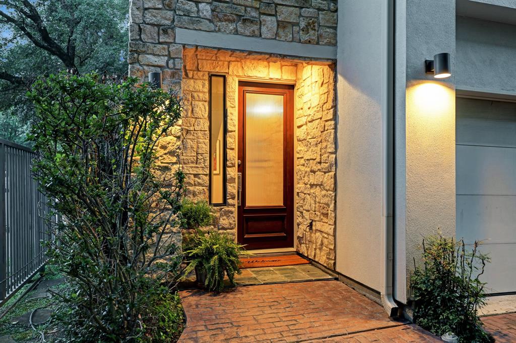 Photo #8: 74890659 Listing 