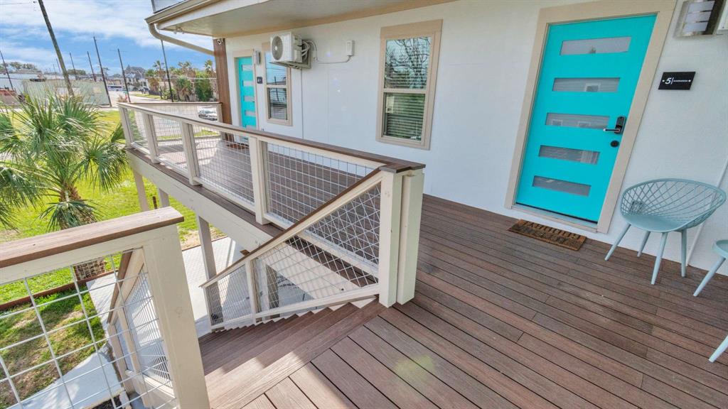 Your guest will enjoy the southerly breeze while lounging on your composite deck.