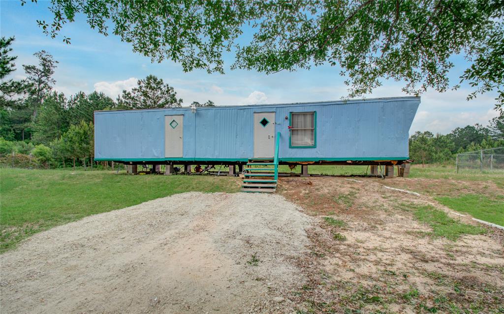 217 County Road 3413 Cleveland, Texas