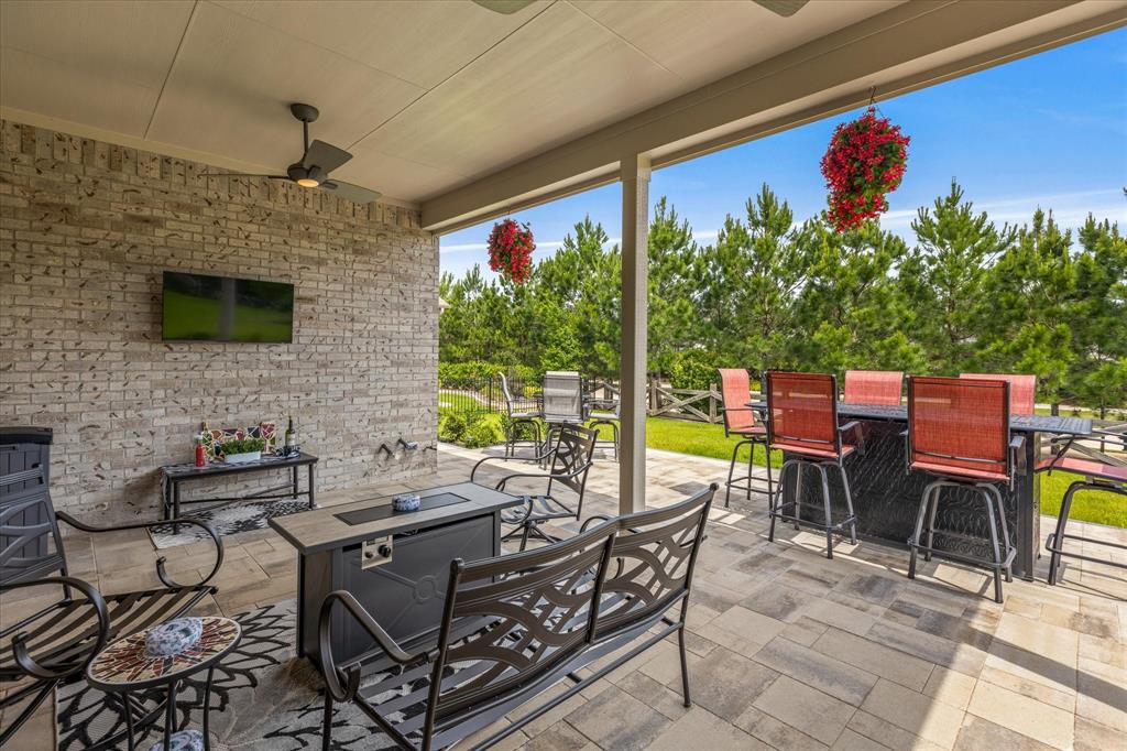 Covered and uncovered patio space large enought for the whole family to enjoy.