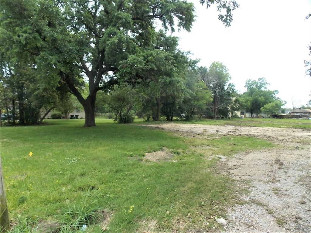 2927 Ruby Drive , Groves, Texas image 4