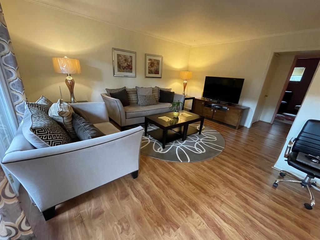 Photo #4: 1095638 Listing 