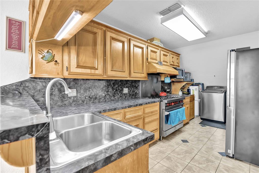 90 County Road 2852