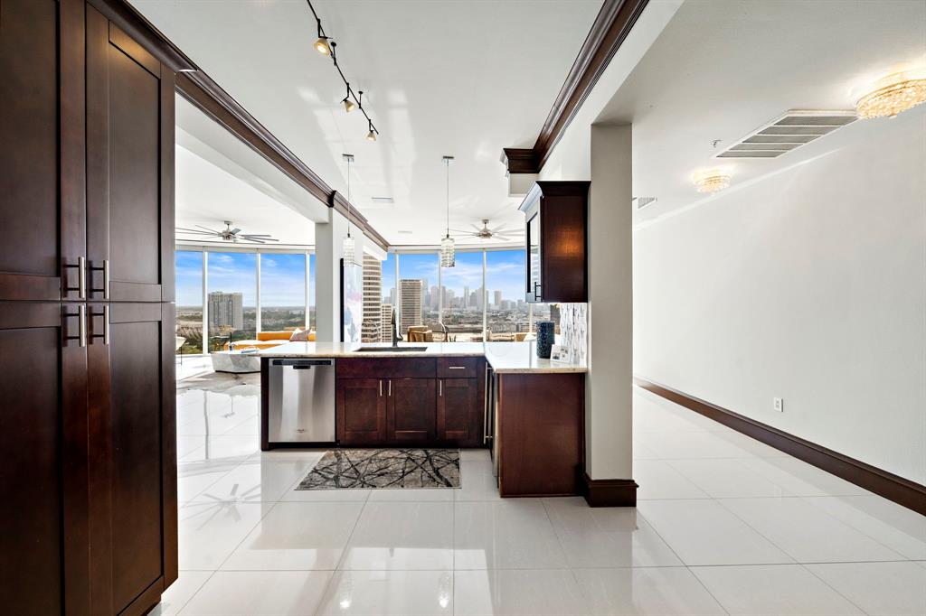 Photo #3: 74915315 Listing 