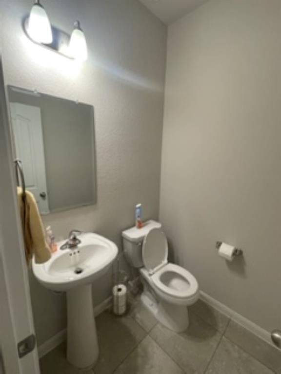 DOWNSTAIRS HALF BATHROOM