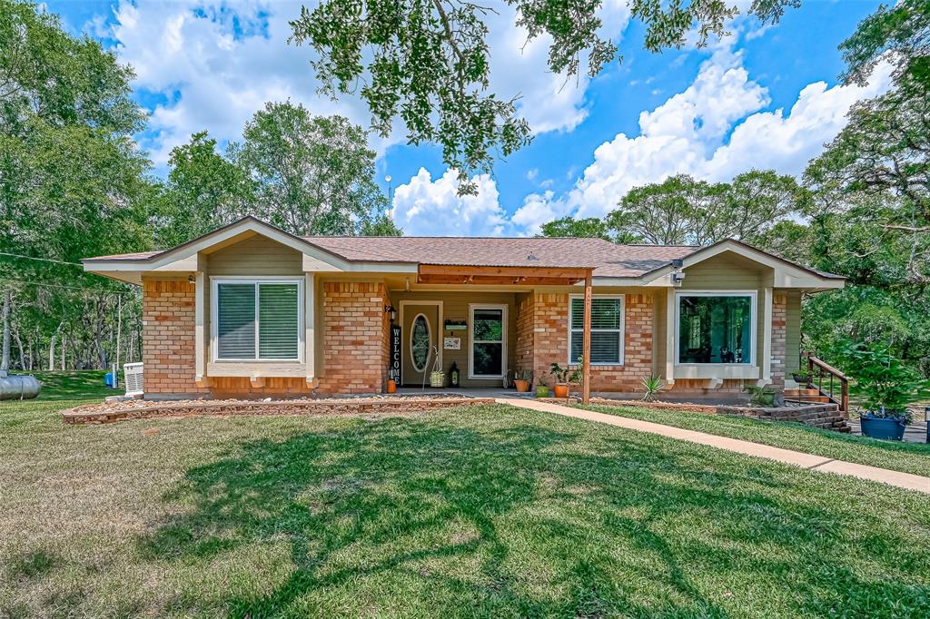20503  Forest Road Damon Texas 77430, 5