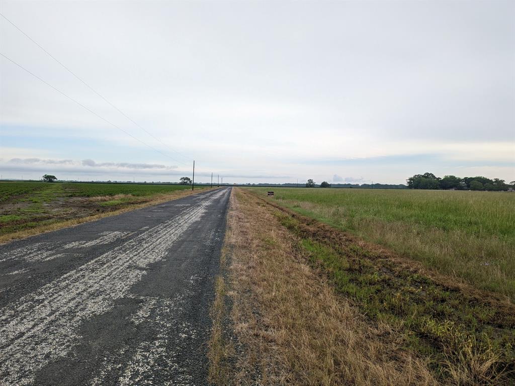 Knolle Road looking North with the 21.8 acres on the righte.