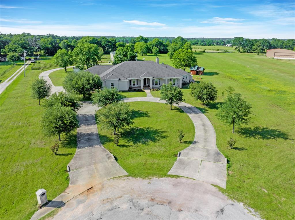131  long horn loop new waverly, TX 77358
