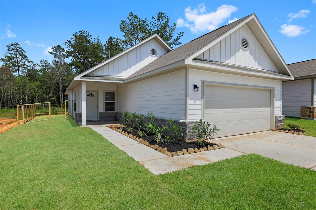 11703 Eclipse Drive, Willis, TX 77318