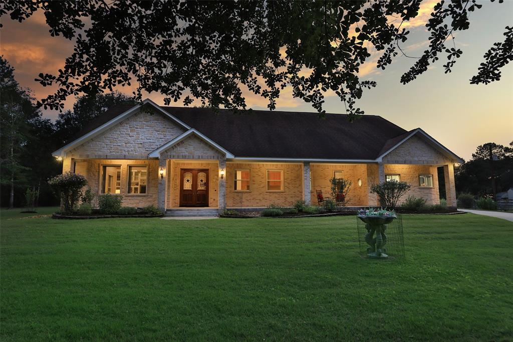 This spacious 3,222 sq ft home is ready for a new owner.