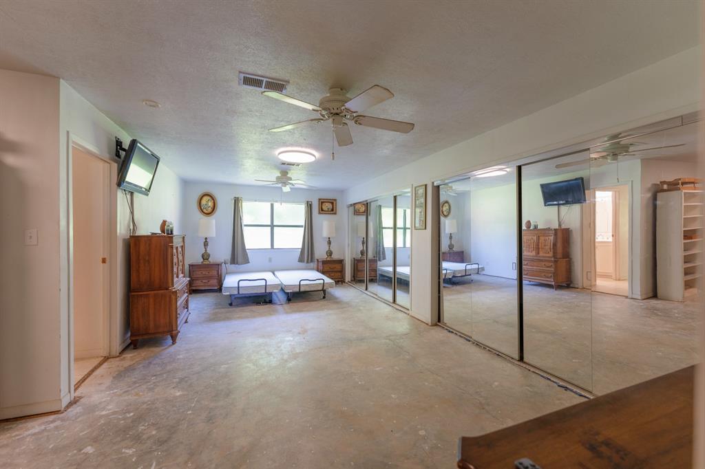 980 Hill Farm Rd, Coldspring, TX 77331