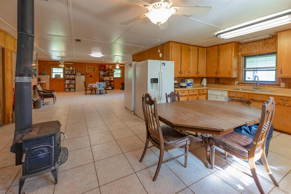 980 Hill Farm Rd, Coldspring, TX 77331